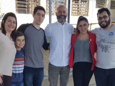 Crédito: Divulgação | Gabriel Amorim (terceiro da esquerda para a direita) viaja em agosto para os Estados Unidos para estudar um ano do Ensino Médio