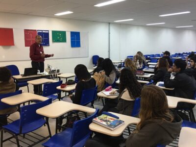 Aulão revisa conteúdos do Ensino Médio e ajuda estudante a se preparar