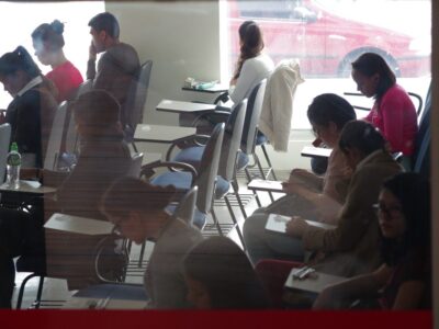 Etecs vão disponibilizar computador e acesso à internet aos interessados em solicitar o benefício | Foto: Gastão Guedes