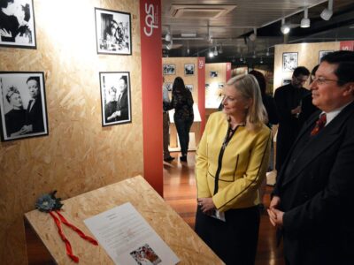 Laura Laganá e o cônsul-adjunto do México, Luis Gerardo Hernández Madrigal, durante abertura da exposição | Foto: Divulgação