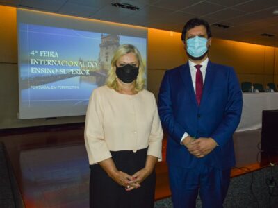 A superintendente do CPS, Laura Laganá, e o cônsul-geral adjunto de Portugal, Jorge Longa Marques | Foto: Roberto Sungi Pedrão