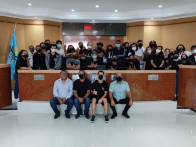 Estudantes da Etec Adolpho Berezin na Câmara Municipal de Mongaguá l Foto: Divulgação