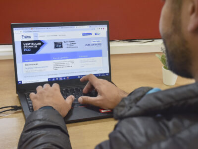 Pré-requisitos das vagas e as orientações para participar podem ser encontrados no site do Vestibular | Foto: Roberto Sungi