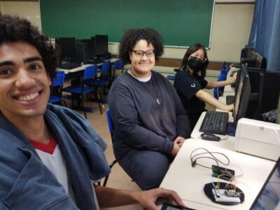 Luís Mendes, Anna Ribeiro e Jéssica Morimoto, da Etec de Bauru, vão apresentar seu projeto l Foto: Divulgação