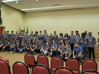 Alunos participantes do projeto DevMenthors em apresentação dia 10/12, em Marília