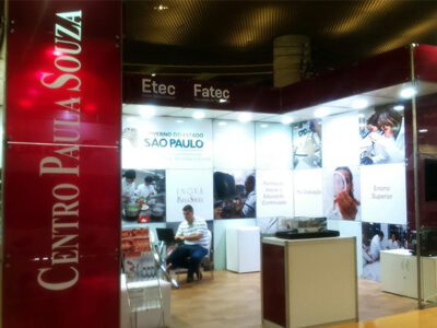 Estande do Centro Paula Souza presta orientações aos participantes do Congresso Estadual de Municípios - Foto: Kazumi Takaesu