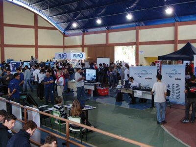 Durante a atividade os visitantes têm a oportunidade de conhecer as atividades realizadas na Fatec