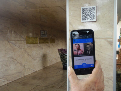 Por meio de código de barras é possível acessar história, ver fotos e vídeos sobre os homenageados - Foto: Divulgação