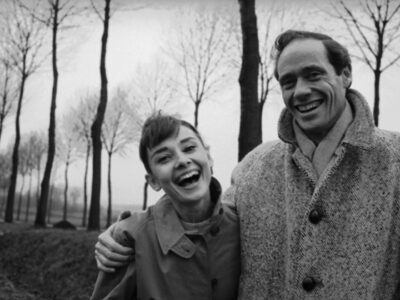 A atriz Audrey Hepburn e o ator Mel Ferrer são um dos casais que serviram de inspiração para o tema do desfile. - Foto: Ed Feingersh/Michael Ochs Archives/Getty Images