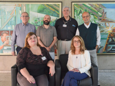 Em pé, o coordenador da Cesu, Rafael Ferreira Alves; Elzo dos Santos Filho, Vagner Bueno, da equipe de regionalização, e o coordenador da Cetec, Almério Melquíades de Araújo; sentadas, Mirtes Paim e Sônia Fernandes, também da equipe de regionalização l Foto: Roberto Sungi