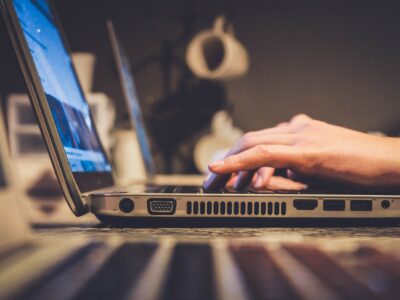 Aulas começam em 24 de agosto e serão ministradas às quintas-feiras, de 16h30 às 18h30 | Foto: John Schnobrich / Unsplash