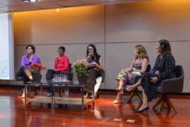 Da esq. para a dir., Paula Hypólito, Cícera Xavier, Esmeralda Oliveira (mediadora), Ana Cláudia Tiessi e Ariane Serafim | Foto: Roberto Sungi