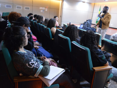 O Consultor do Sebrae, Kleber Rafael Rosa Lima apresentou o tema Caminhos e Possibilidades para Decidir | Foto: Roberto Sungi