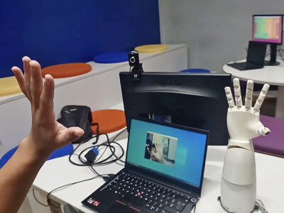 Alunos da Etec João Belarmino, de Amparo, participam da mostra com o projeto “Controlando um braço robótico” l Foto: Youtube