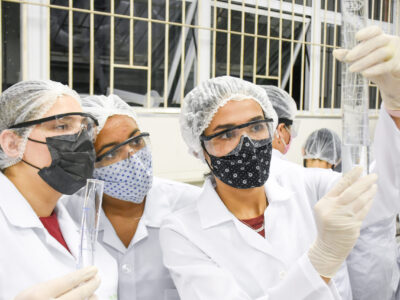 Professores, orientadores, coordenadores ou organizadores de olimpíadas e feiras científicas podem indicar projetos | Foto: Roberto Sungi