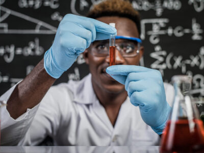 Com o tema “Antirracismo em movimento na educação, tecnologia e trabalho”, encontro será no formato híbrido l Foto: jcomp/Freepik