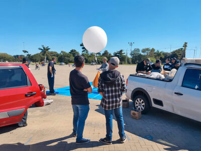 Estudantes da Etec Armando Pannunzio enviam minissatélites à órbita da terra para estudos meteorológicos | Foto: Divulgação