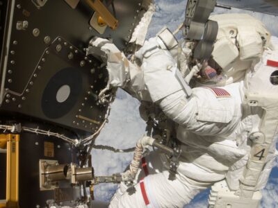 Membros da Associação de Exploradores do Espaço já estiveram em órbita ao menos uma vez; eles falam aos estudantes do CPS | Foto: NASA