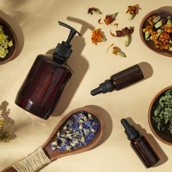 Curso possibilita o desenvolvimento de produtos à base de óleos essenciais, como velas, sabonetes e aromatizantes | Foto: Freepik