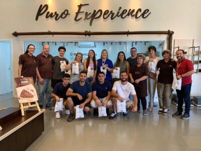 Professores e alunos da Fatec Bragança Paulista e Proprietários da Puro Cioccolato