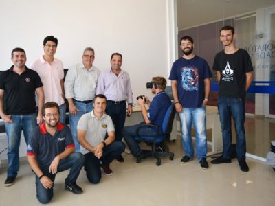 Equipe da Fatec Botucatu e do Parque Tecnológico durante a inauguração do Laboratório de Realidade Virtual | Foto: Daniela Fioretto