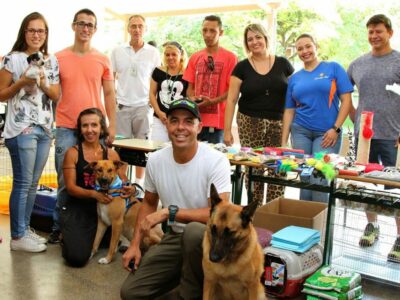 Feira de adoção de animais é uma das atrações do evento, aberto à comunidade l Foto: André Santos/PMSS