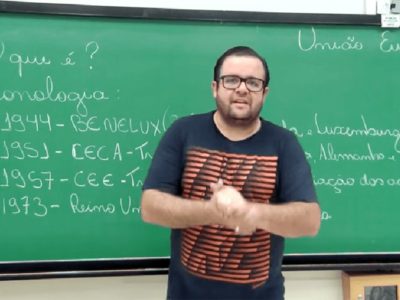 Thiago Hernandes, que abre a série Aulas Fundamentais, é pedagogo e professor de Geografia em três unidades do CPS | Foto: Reprodução
