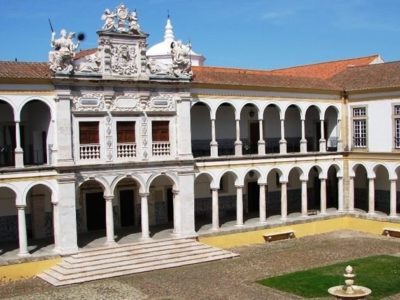 Universidade de Évora, localizada em Portugal, é uma das instituições que oferecem vagas para estudantes de Fatecs | Foto: Divulgação
