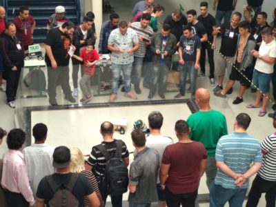 Estudantes participam de uma das competições de robôs durante a edição de 2018 da Fatec Expo Week | Foto: Divulgação