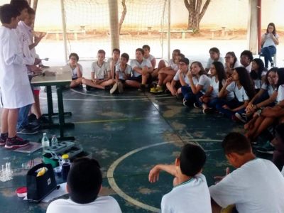 Kit NanoLab, de verificação da qualidade da água, já foi apresentado para cerca de 500 estudantes do município| Foto: Divulgação