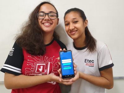Estudantes da Etec de Araraquara exibem protótipo do aplicativo Safety Near | Foto: Divulgação