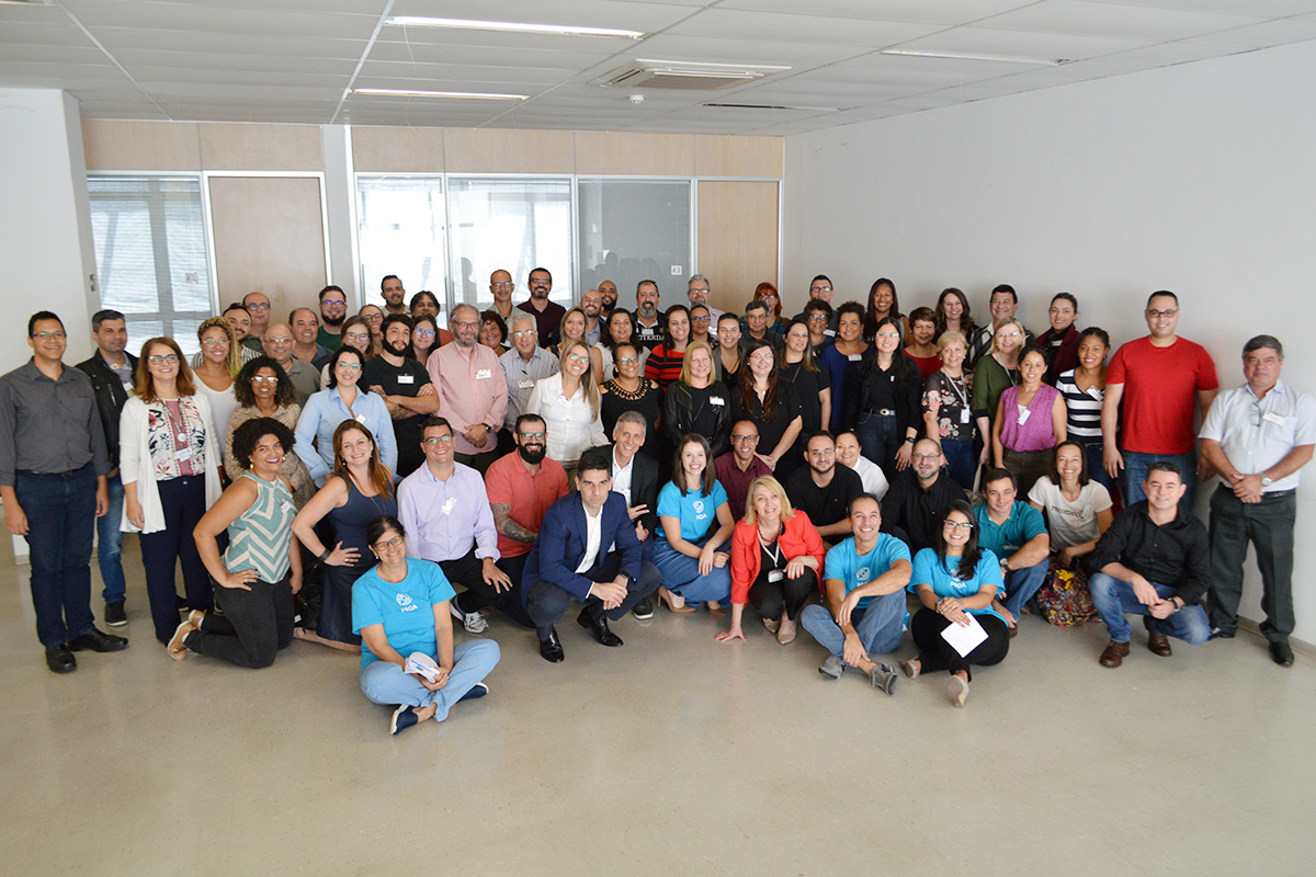 Equipes de professores e gestores do Centro Paula Souza e do Instituto Proa durante treinamento realizado na Capital | Foto: Divulgação