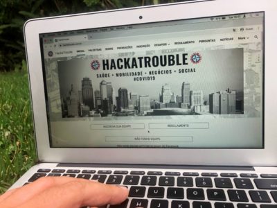 Um dos eventos em formato totalmente online foi o HackaTrouble, competição com 48 horas ininterruptas de duração | Foto: Divulgação