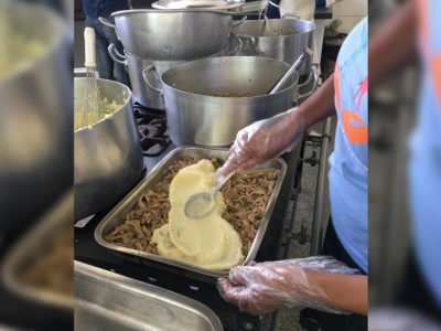 Doação de meia tonelada de cogumelos shimeji ajudou a Gastromotiva a produzir 14 mil refeições em março | Foto: Divulgação
