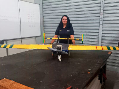 Rita é professora dos cursos de Manufatura Avançada, Manutenção de Aeronaves e Projetos de Estruturas Aeronáuticas I Foto: Divulgação
