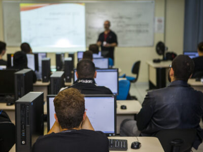Também se destacam pela alta procura os cursos: Desenvolvimento de Software Multiplataforma e Marketing | Foto: Roberto Sungi