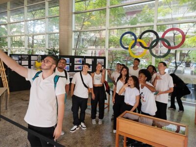 Cerca de 80 estudantes do CPS participaram do fórum interdisciplinar e da abertura da mostra sobre as Olimpíadas | Foto: Roberto Sungi