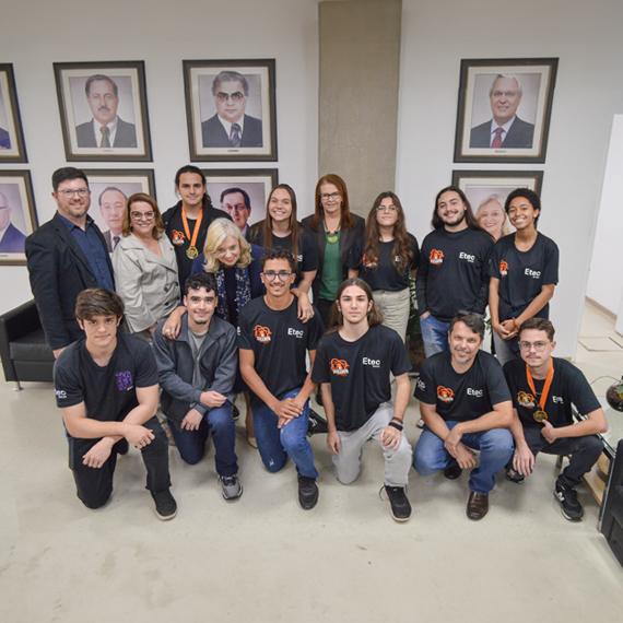 O grupo é formado pelos finalistas da OBS 2024, que teve a terceira etapa realizada em julho em Brotas | Foto: Roberto Sungi