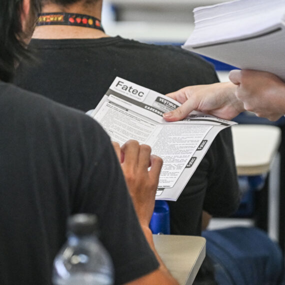 Comum a todos os cursos, a prova terá uma redação e 54 questões objetivas | Foto: Roberto Sungi