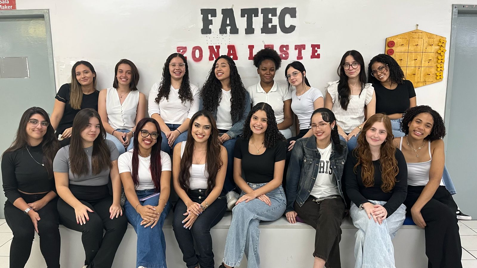 Desempenho expressivo das alunas de ADM da Etec ZL na competição: dezoito participantes e cinco premiadas | Foto: Divulgação
