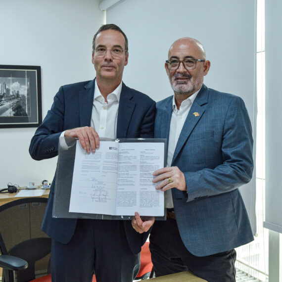 McDonald e Dias assinaram proposta de trabalho para formalização de acordo de cooperação entre as duas instituições l Foto: Roberto Sungi