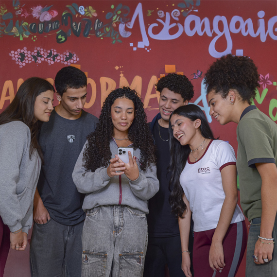 A relação de candidatos por curso e unidade está disponível no site vestibulinho.etec.sp.gov.br | Foto: Roberto Sungi