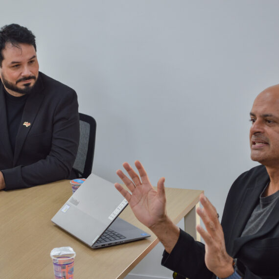 Maycon Geres, à esq., e Sommana Palacanda (à dir.): líder da Microsoft Elevate traz projetos e investimento bilionário ao Brasil | Foto: Roberto Sungi