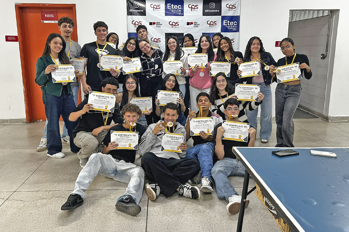 Certificados de participação e medalhas para os primeiros colocados: imersão na língua inglesa de forma diferente | Foto: Divulgação