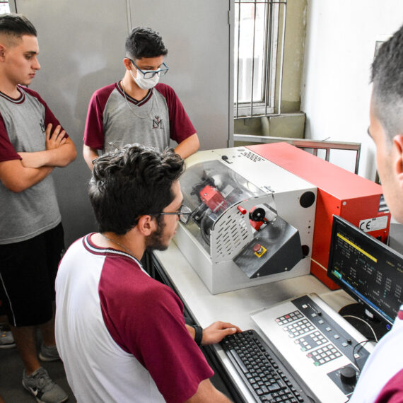 Curso terá início em março, com atividades de estudos, aulas online e desenvolvimento de práticas docentes l Foto: Roberto Sungi