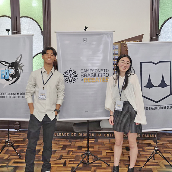 Carlos e Ohana participam de campeonato de oratória em São Paulo, ao lado de quatro colegas | Foto: Divulgação