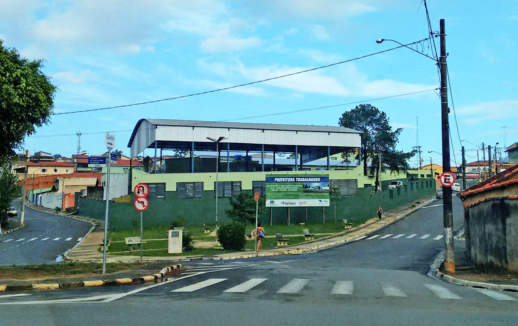 Prédio da Escola Técnica Estadual de Porto Feliz