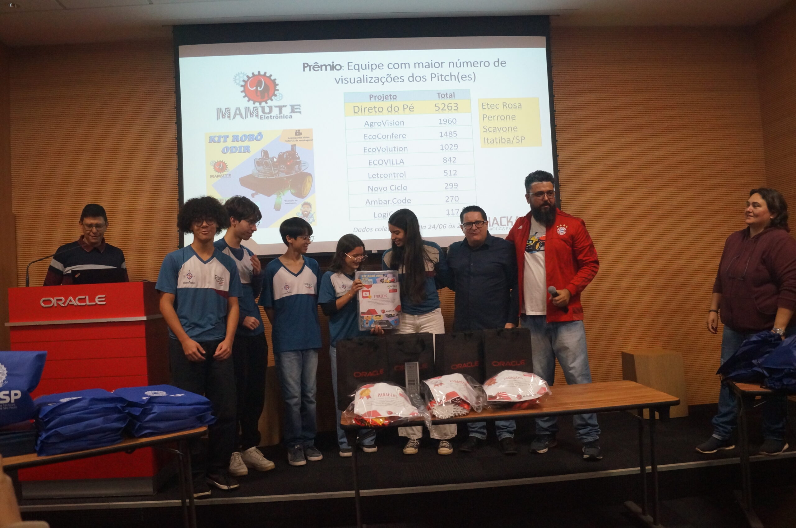 Recebendo medalhas