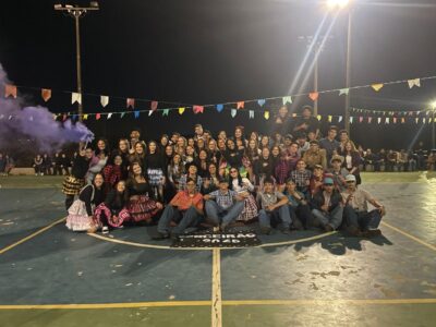 Alunos participantes da quadrilha