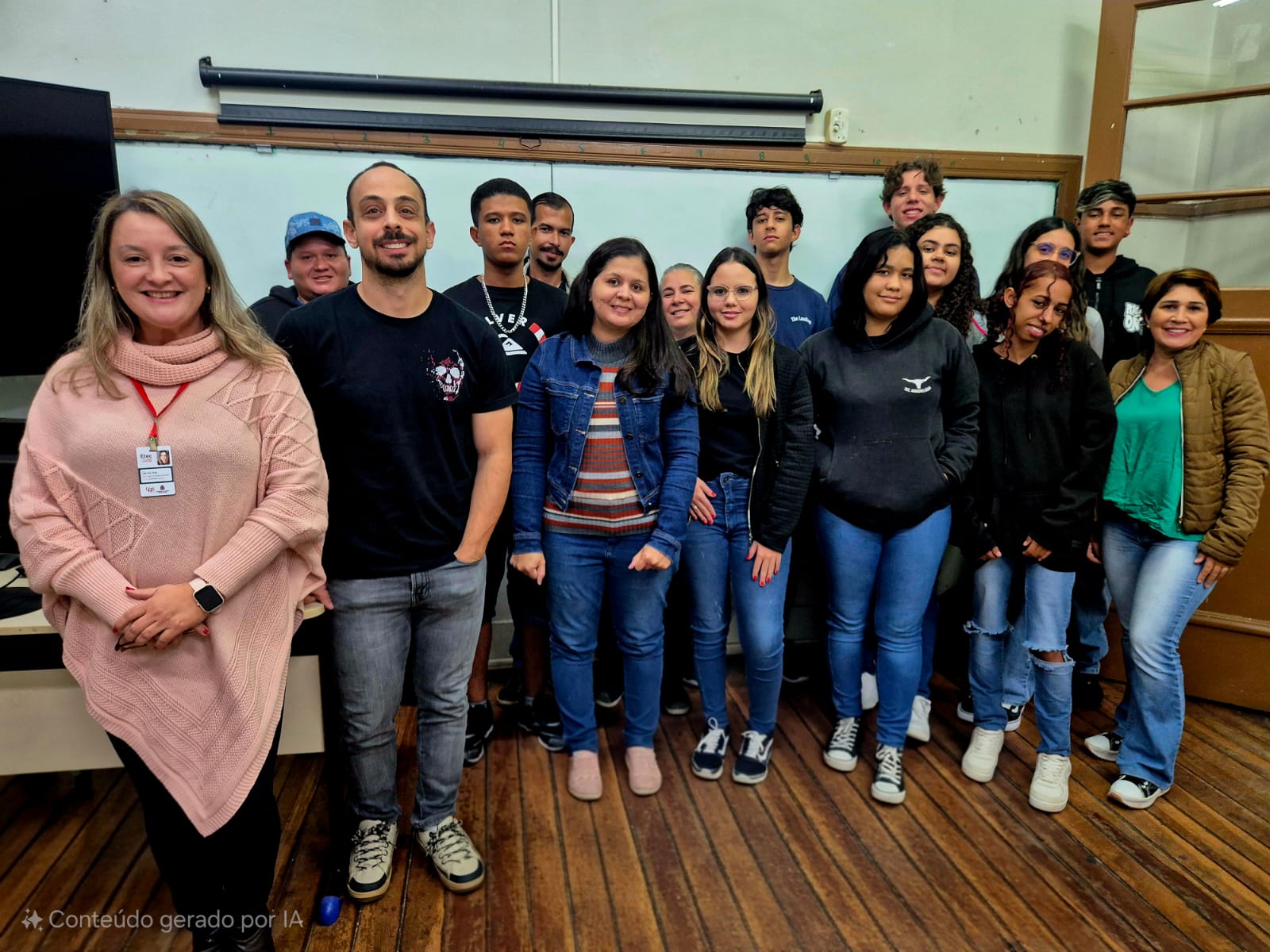 Alunos ingressantes do Curso Técnico em Serviços Jurídicos e a Coordenadora do Curso Profa. Ligia